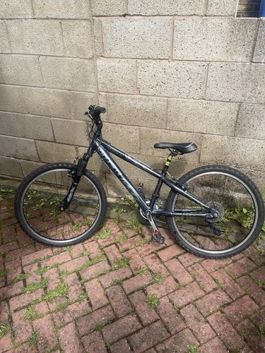 Trek mt220 mountain bike - trek,